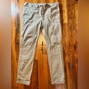 H&M Men’s 36/32 Skinny Fit Cotton Chinos (Beige)